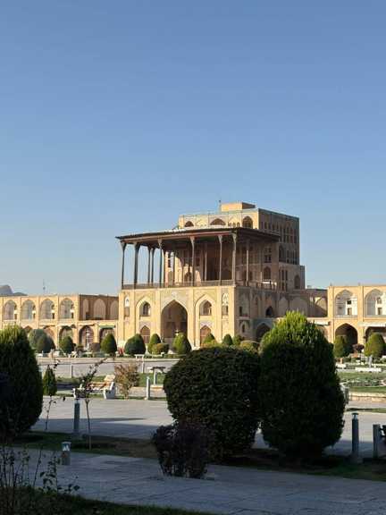 عالیقاپو: تماشای میدان از زاویه پادشاه